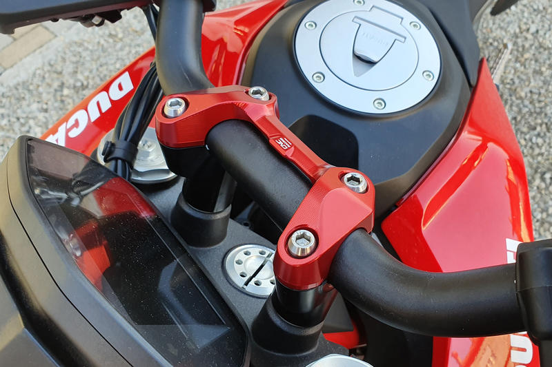Handlebar top clamp Ducati Hypermotard 950