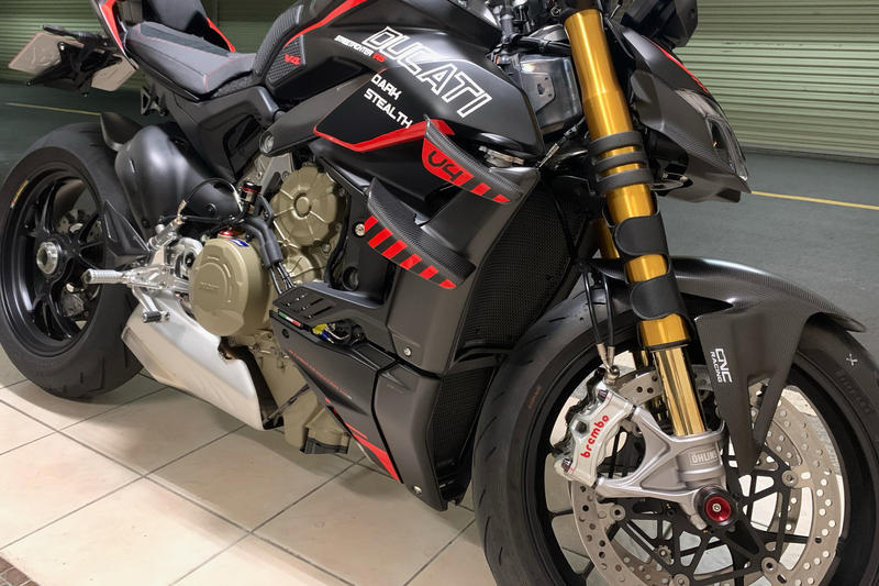 Radiator side covers Ducati Streetfighter V4 - carbon